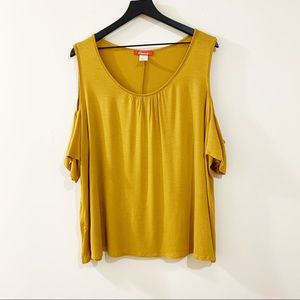 Women’s Plus Size 3X Cold Shoulder Top